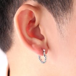 アラベスクホースシューピアス着用写真