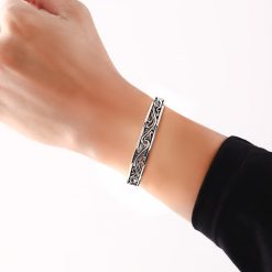 アラベスク 透かし彫り シルバーバングル FSB848